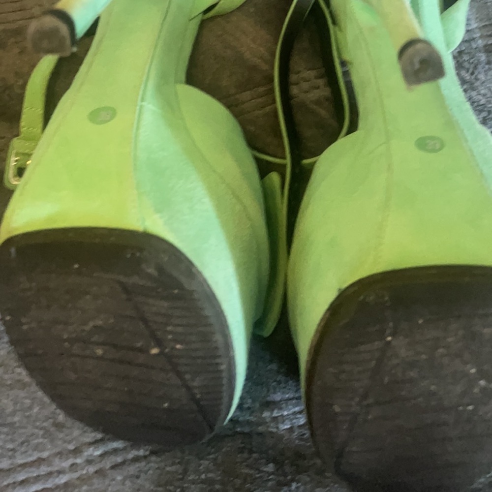Giuseppe Zanotti “ Denny Bow” Mint Green Platform Sandal Size 39  ‼️PRICE FIRM‼️ - Picture 4 of 16